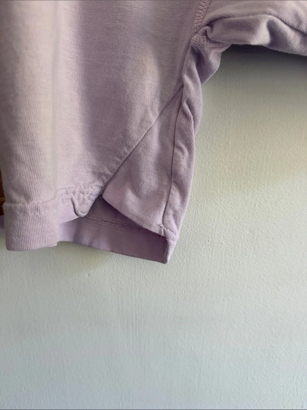 GENERRA Lilac Cropped Graphic Tee vintage!!